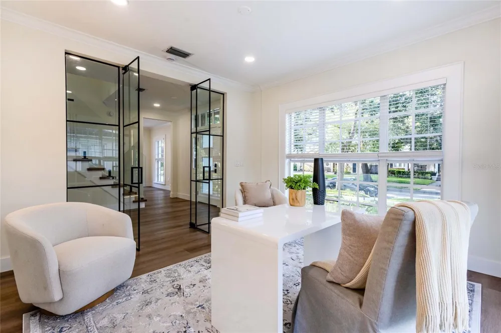 2802 W MORRISON AVENUE Tampa, FL 33629