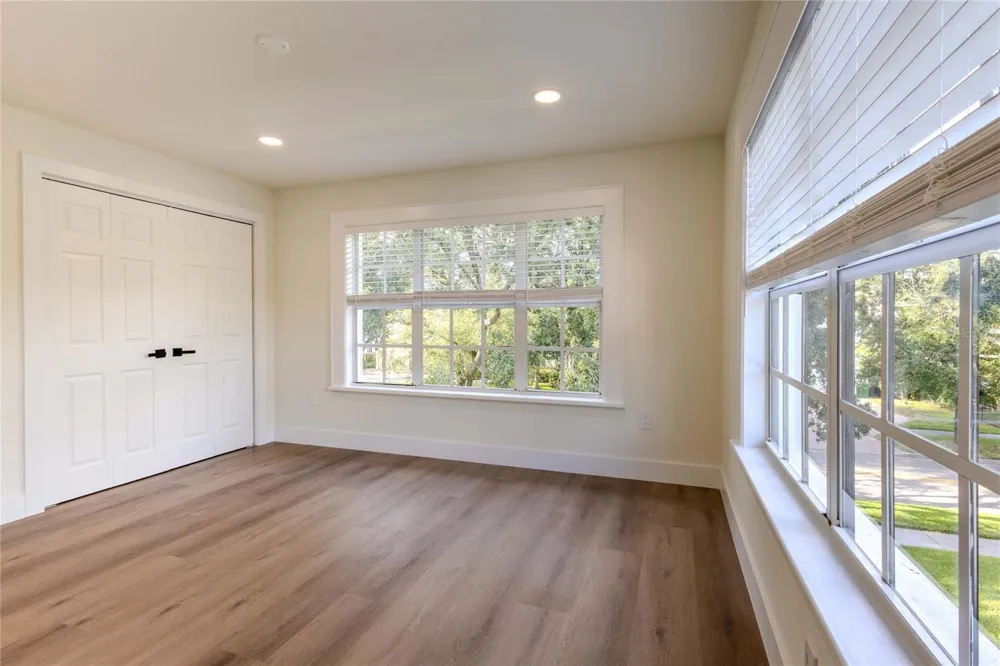 2802 W MORRISON AVENUE Tampa, FL 33629