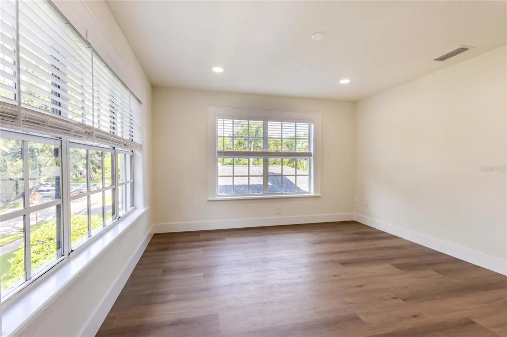 2802 W MORRISON AVENUE Tampa, FL 33629