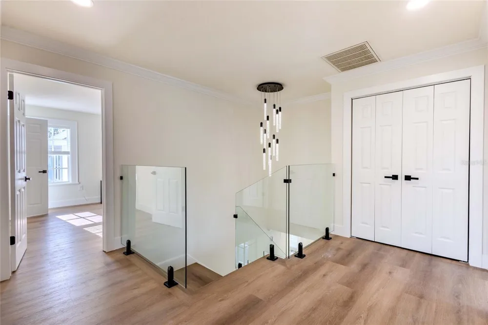 2802 W MORRISON AVENUE Tampa, FL 33629