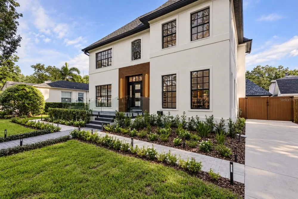 2802 W MORRISON AVENUE Tampa, FL 33629