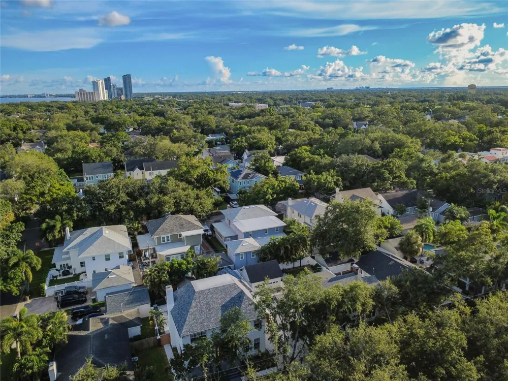 2802 W MORRISON AVENUE Tampa, FL 33629