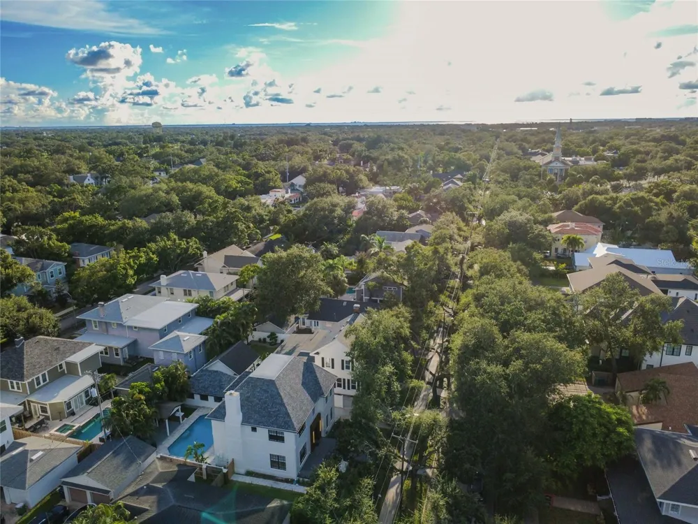 2802 W MORRISON AVENUE Tampa, FL 33629