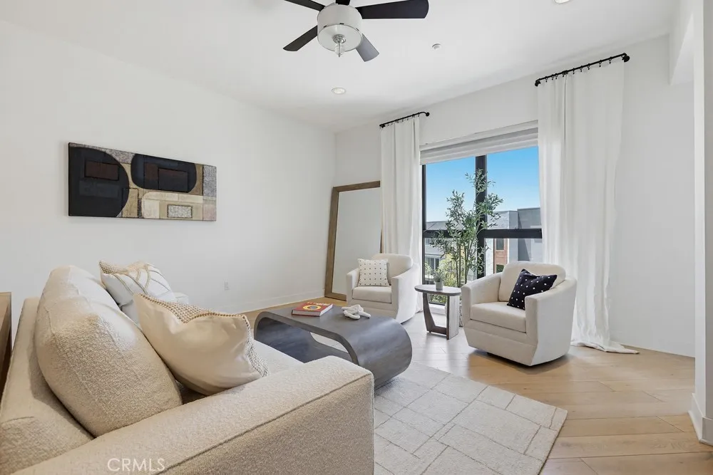 402 Rockefeller #406 Irvine, CA 92612