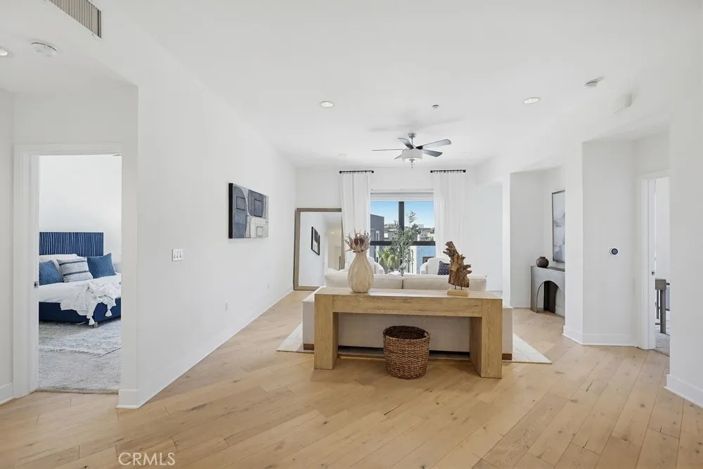 402 Rockefeller #406 Irvine, CA 92612