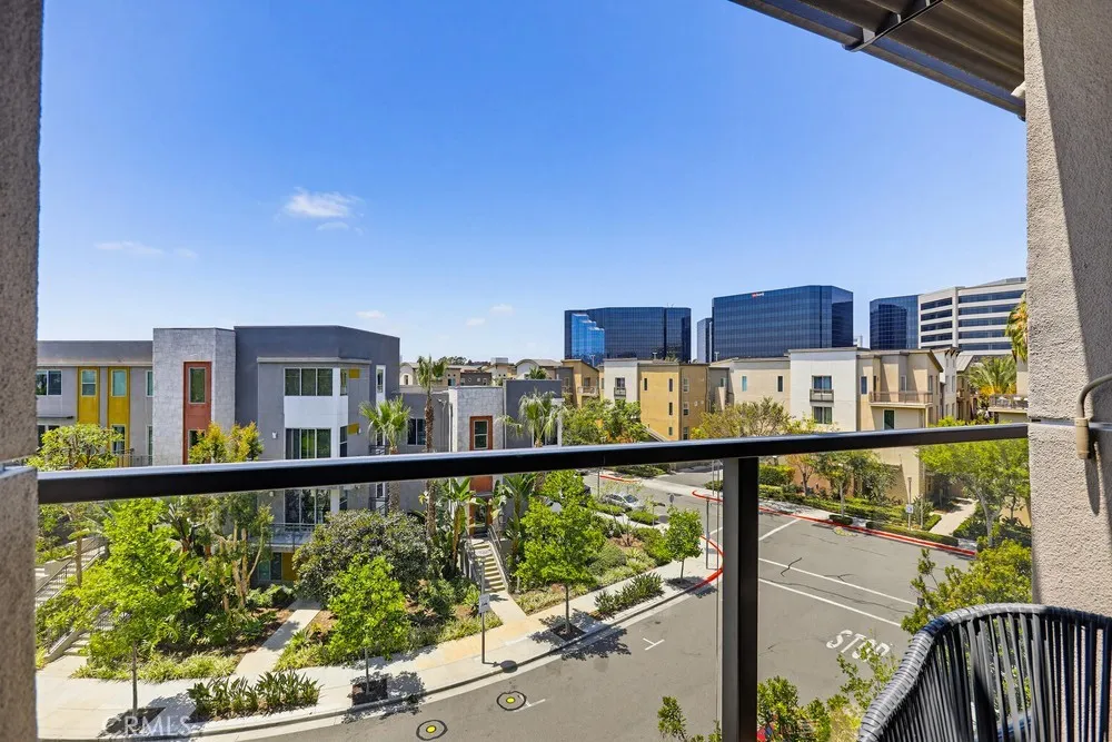 402 Rockefeller #406 Irvine, CA 92612