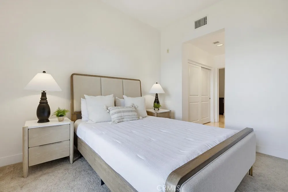 402 Rockefeller #406 Irvine, CA 92612