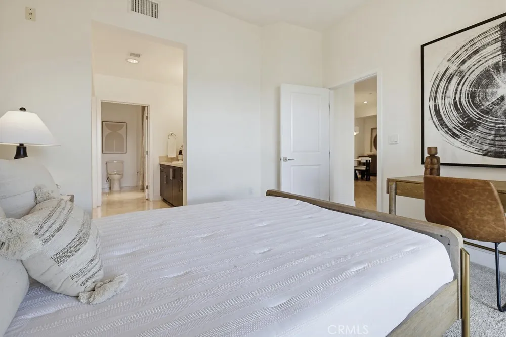 402 Rockefeller #406 Irvine, CA 92612