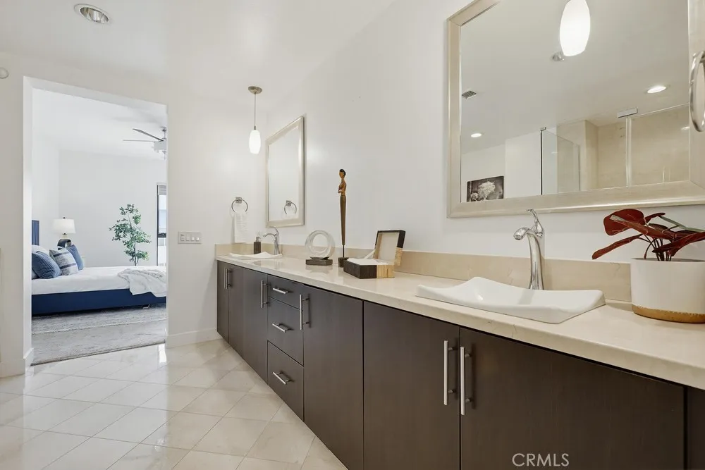 402 Rockefeller #406 Irvine, CA 92612