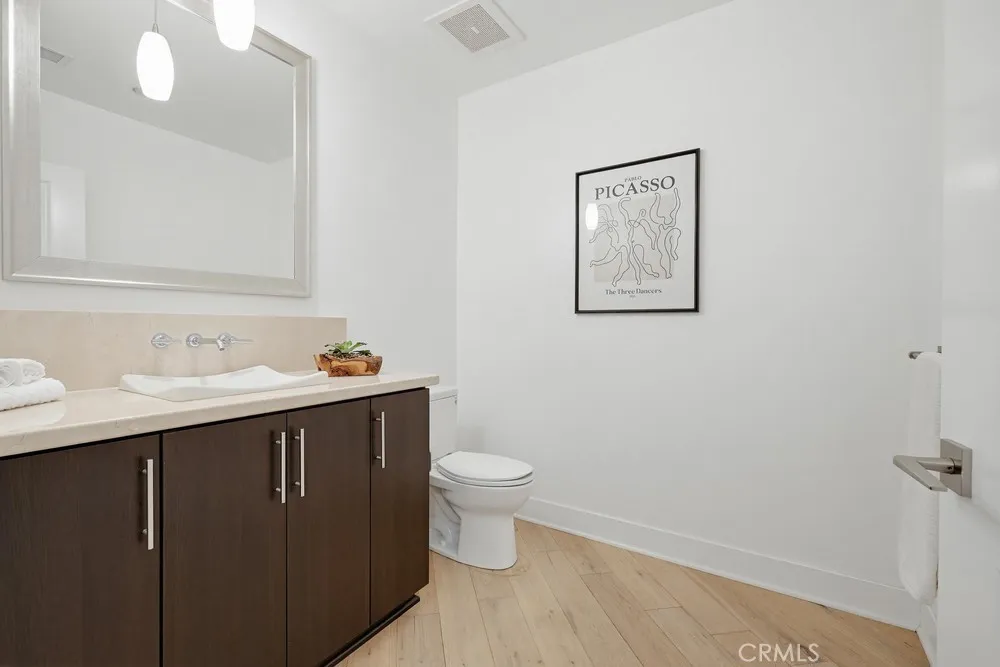402 Rockefeller #406 Irvine, CA 92612