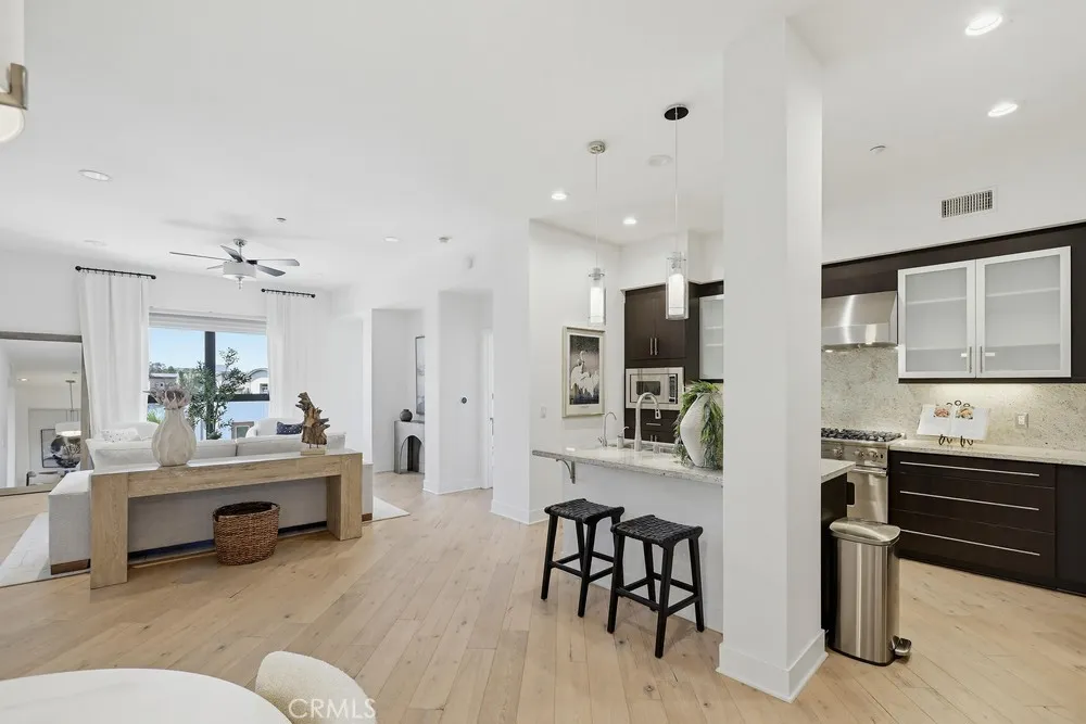 402 Rockefeller #406 Irvine, CA 92612