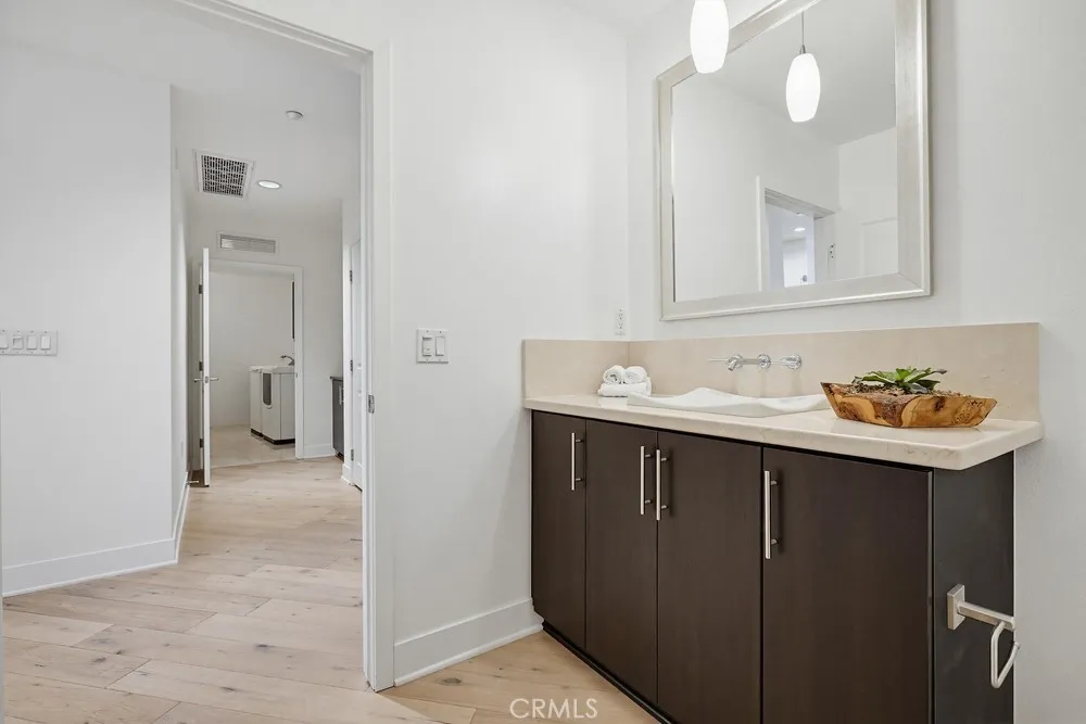 402 Rockefeller #406 Irvine, CA 92612