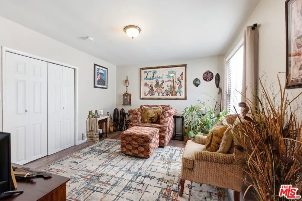 332 E Plymouth Street Inglewood, CA 90302