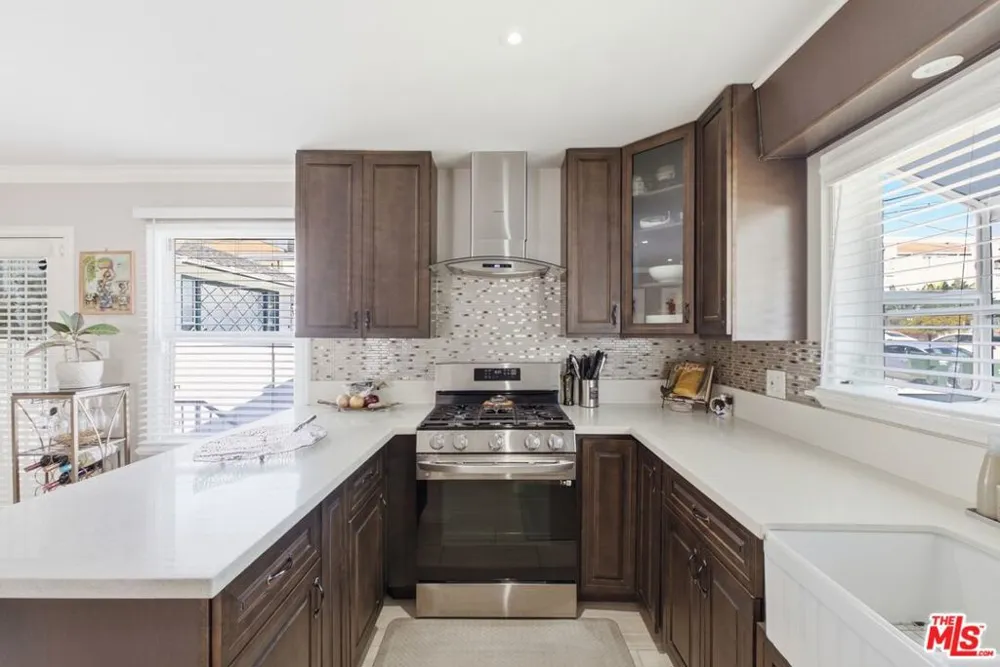 332 E Plymouth Street Inglewood, CA 90302