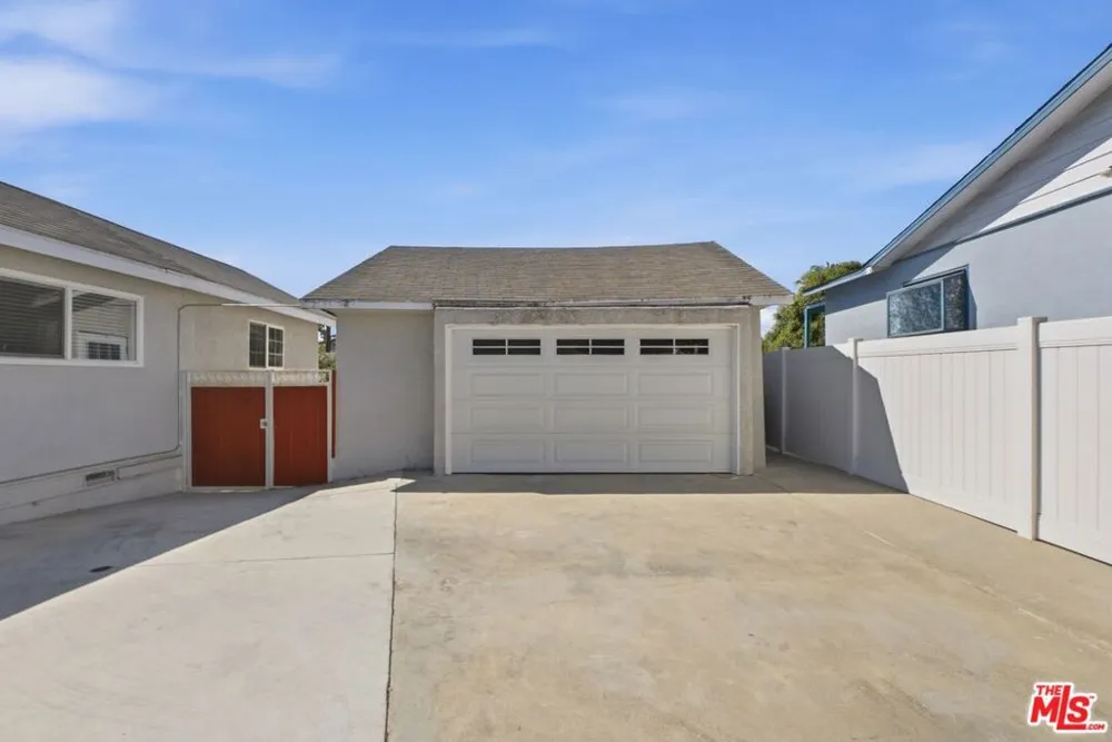 332 E Plymouth Street Inglewood, CA 90302