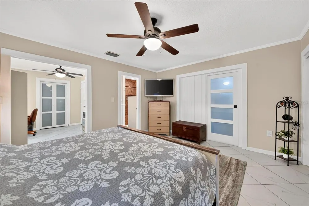 8106 SPRING DRIVE Yalaha, FL 34797