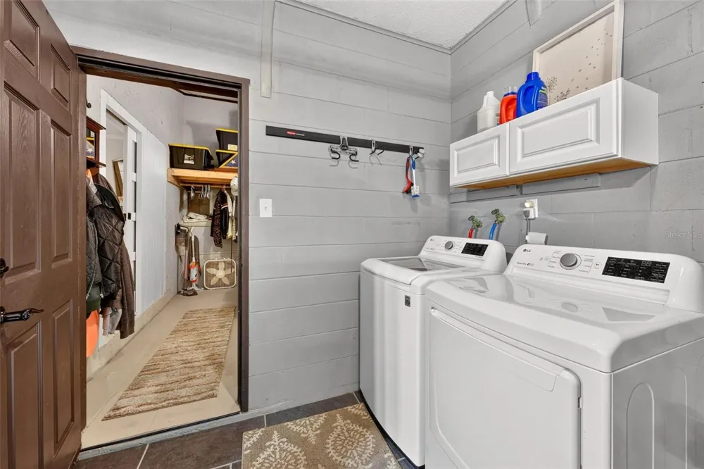 8106 SPRING DRIVE Yalaha, FL 34797
