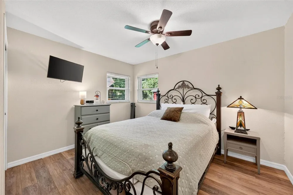 8106 SPRING DRIVE Yalaha, FL 34797