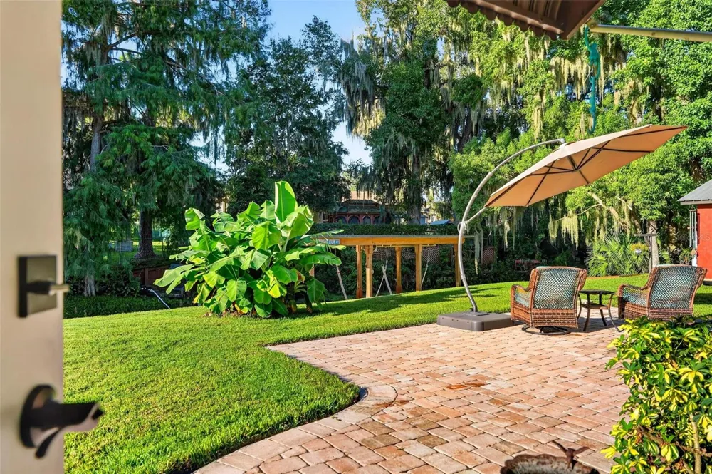 8106 SPRING DRIVE Yalaha, FL 34797