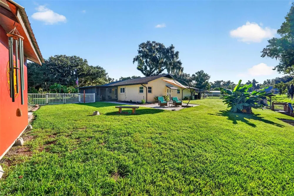 8106 SPRING DRIVE Yalaha, FL 34797