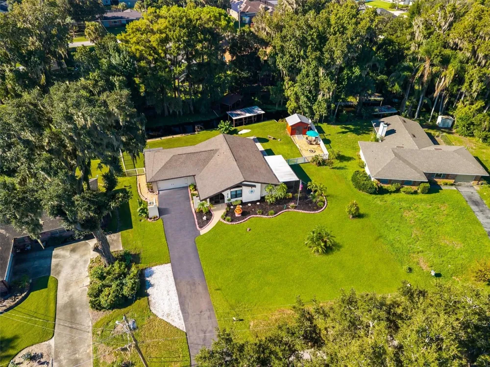 8106 SPRING DRIVE Yalaha, FL 34797