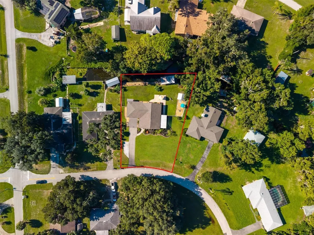 8106 SPRING DRIVE Yalaha, FL 34797