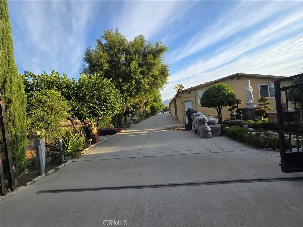 2138 W west Lincoln San Bernardino, CA 92411