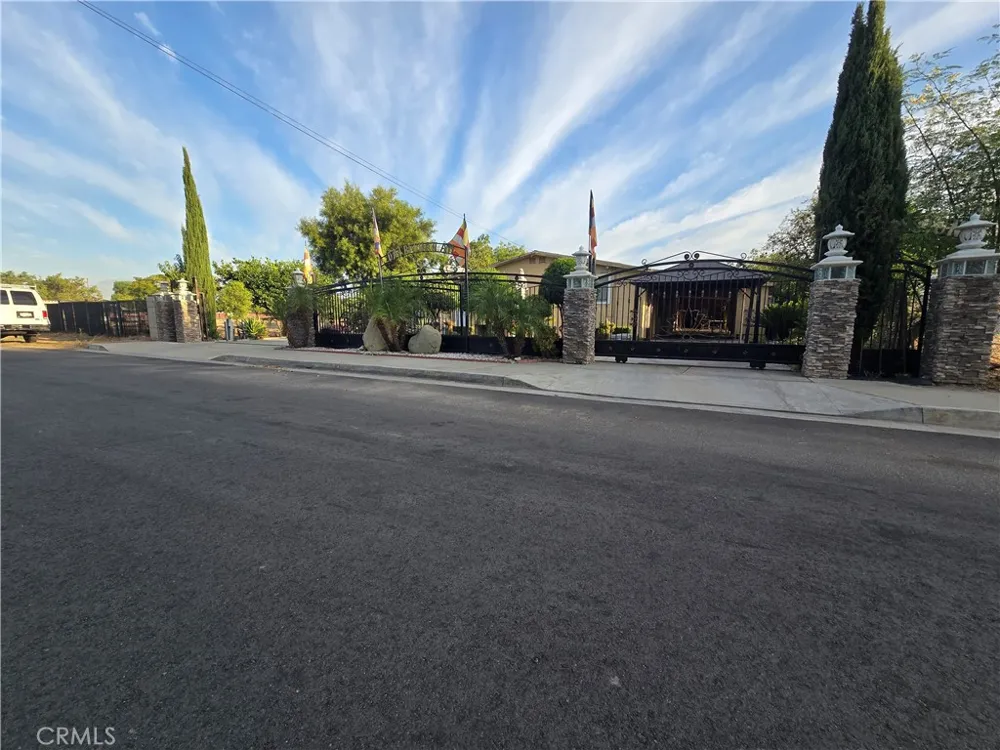 2138 W west Lincoln San Bernardino, CA 92411