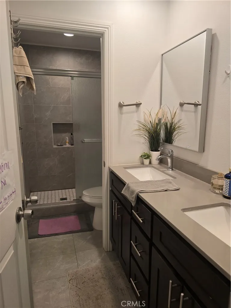 2138 W west Lincoln San Bernardino, CA 92411