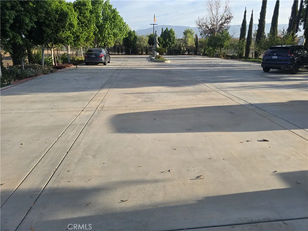 2138 W west Lincoln San Bernardino, CA 92411