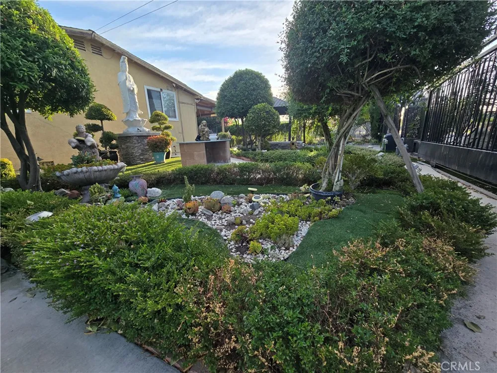2138 W west Lincoln San Bernardino, CA 92411