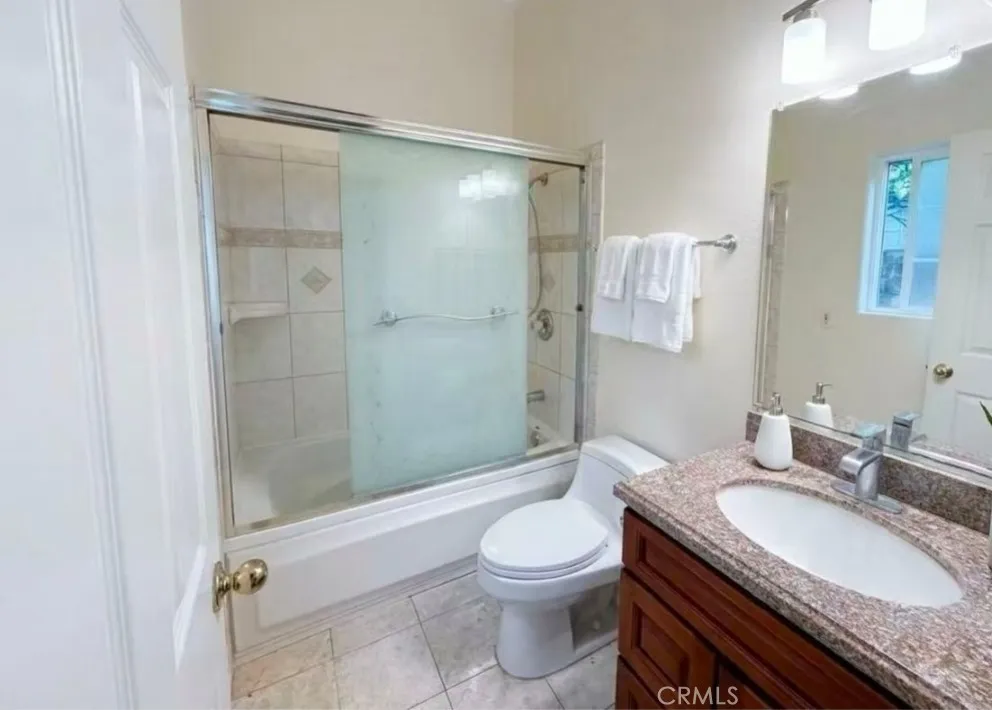 13109 Andy Cerritos, CA 90703
