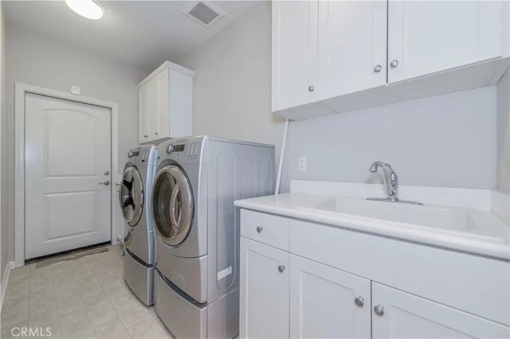 87 City Stroll Irvine, CA 92620