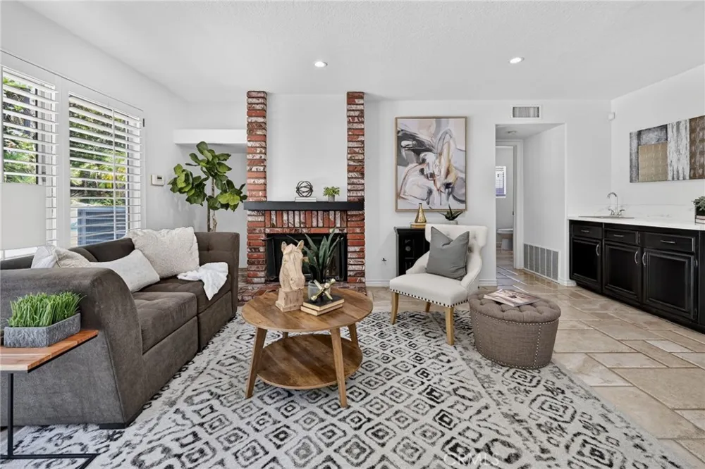5505 FEATHER GRASS Yorba Linda, CA 92887