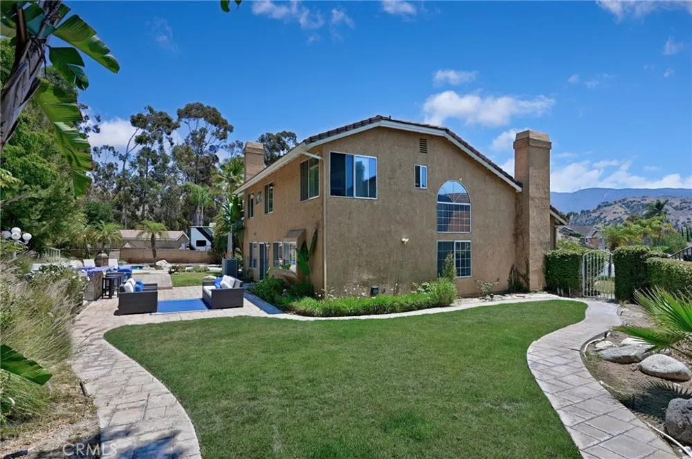 5505 FEATHER GRASS Yorba Linda, CA 92887