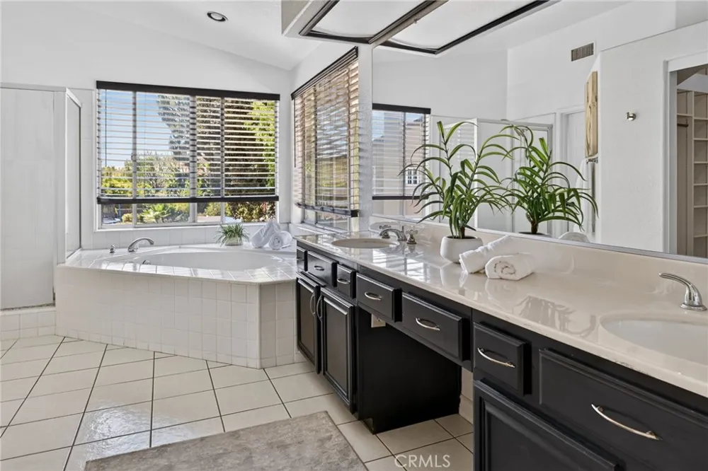 5505 FEATHER GRASS Yorba Linda, CA 92887