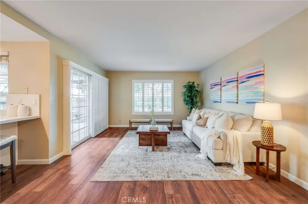 134 Whispering Oaks Glendora, CA 91741