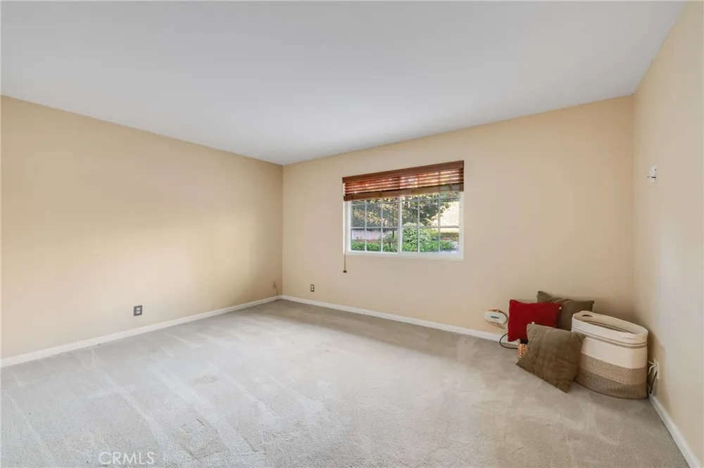 134 Whispering Oaks Glendora, CA 91741