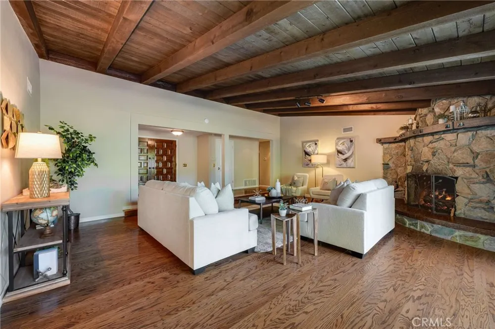134 Whispering Oaks Glendora, CA 91741