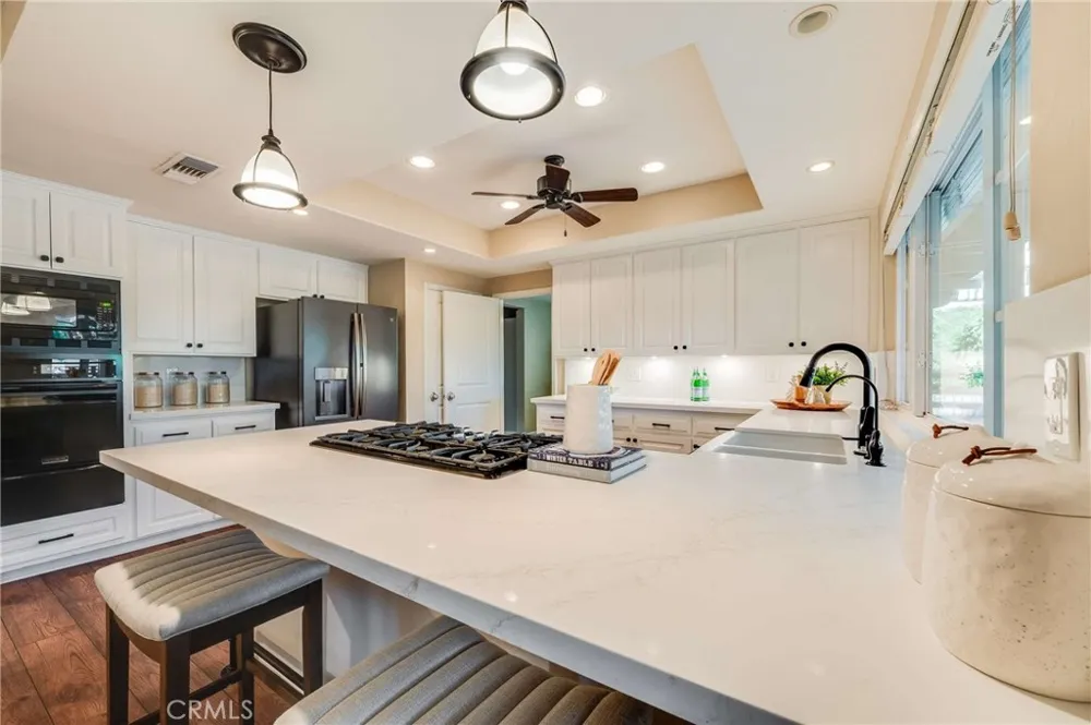 134 Whispering Oaks Glendora, CA 91741