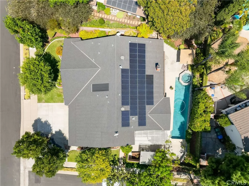134 Whispering Oaks Glendora, CA 91741