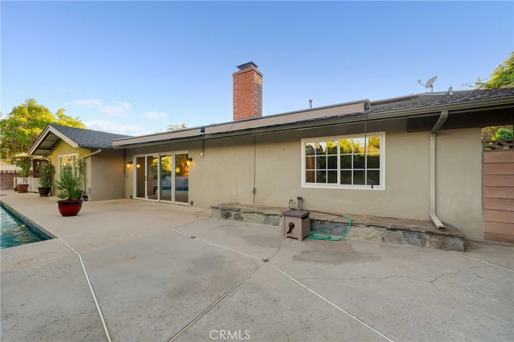 134 Whispering Oaks Glendora, CA 91741
