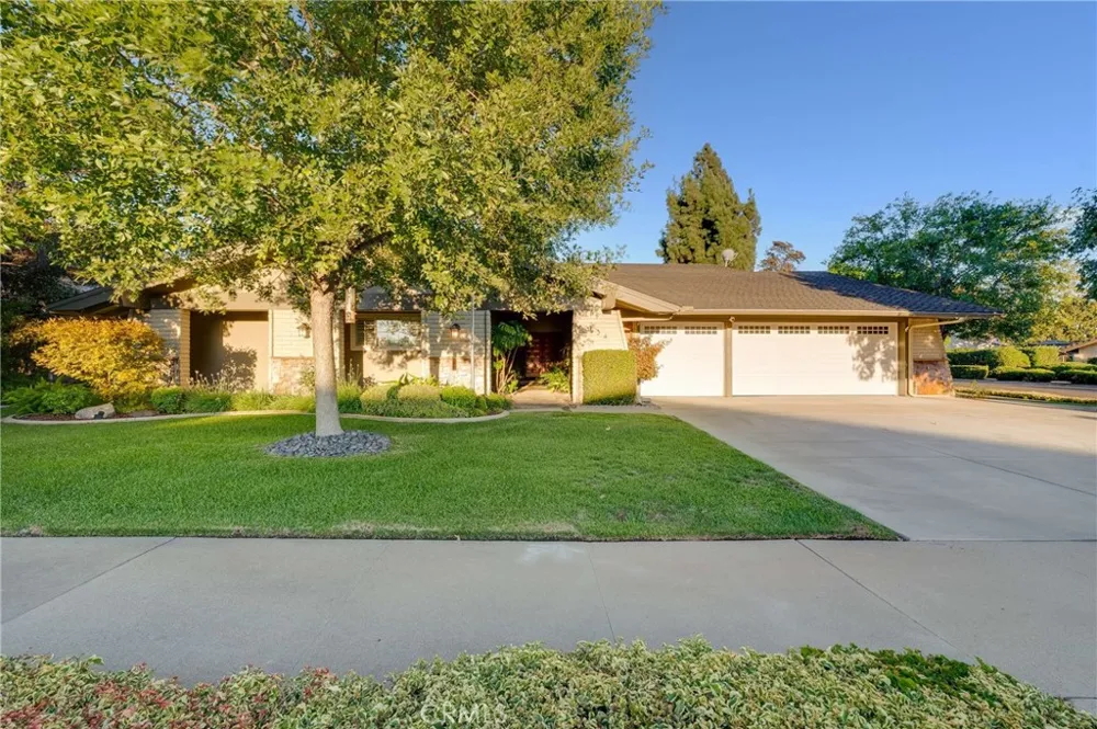 134 Whispering Oaks Glendora, CA 91741