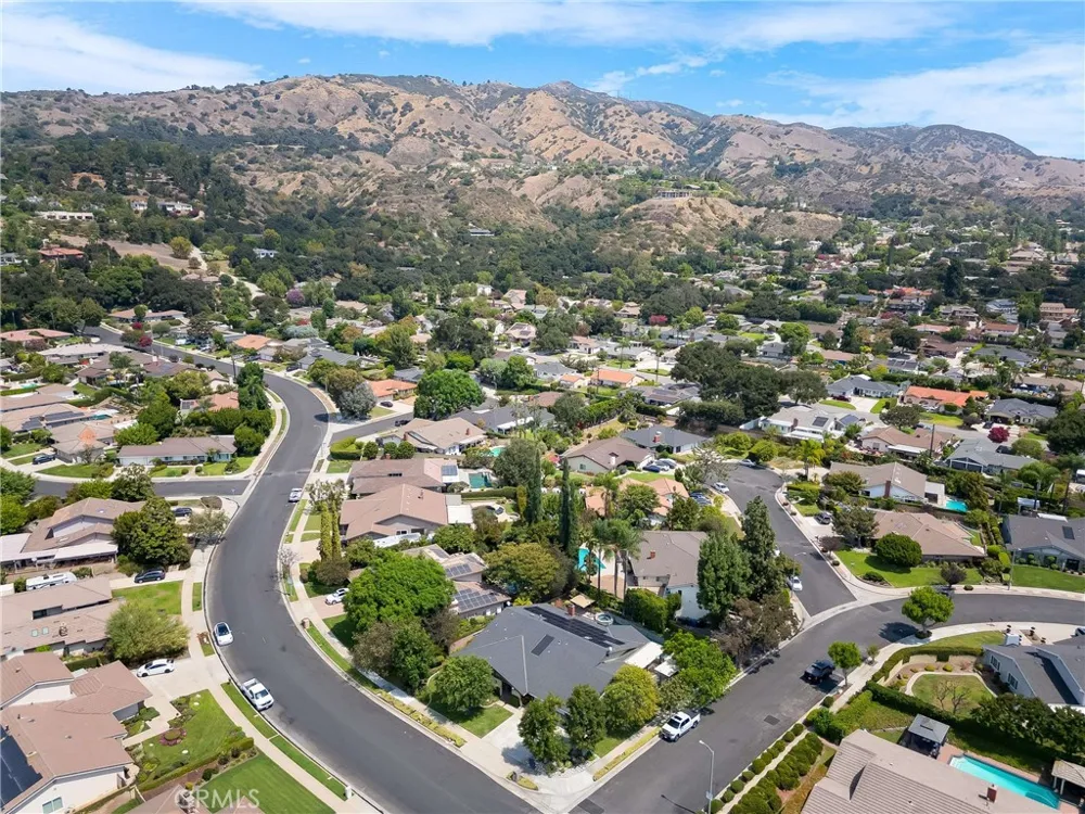 134 Whispering Oaks Glendora, CA 91741
