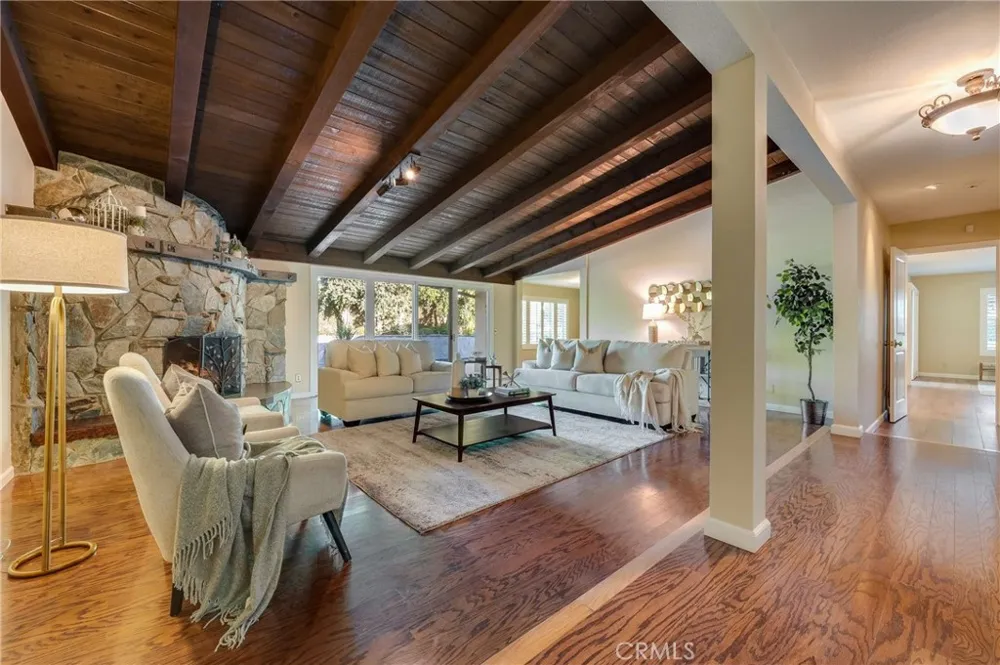 134 Whispering Oaks Glendora, CA 91741
