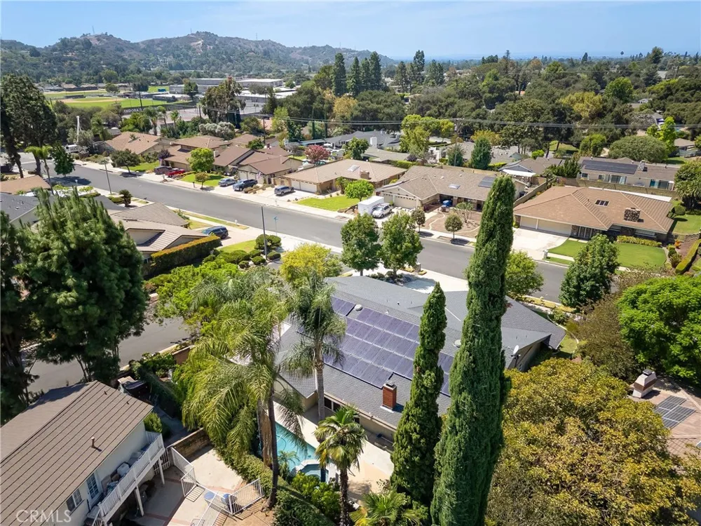 134 Whispering Oaks Glendora, CA 91741