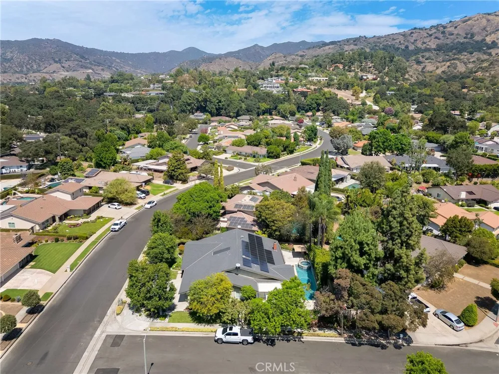 134 Whispering Oaks Glendora, CA 91741