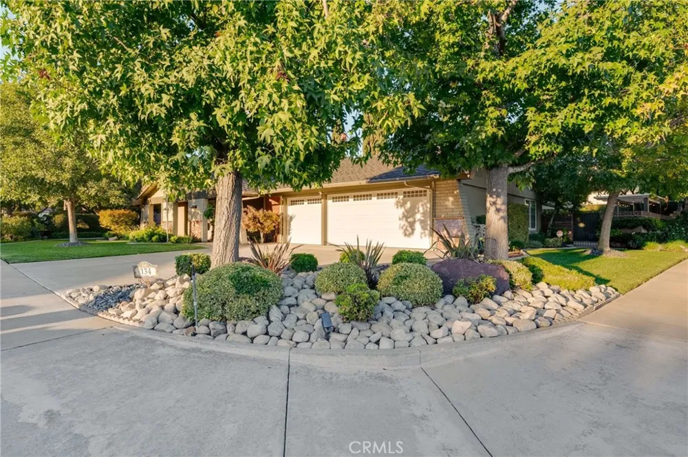 134 Whispering Oaks Glendora, CA 91741
