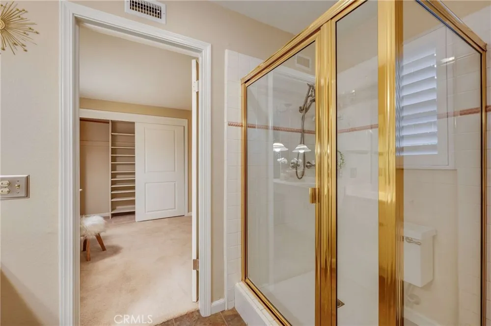 134 Whispering Oaks Glendora, CA 91741