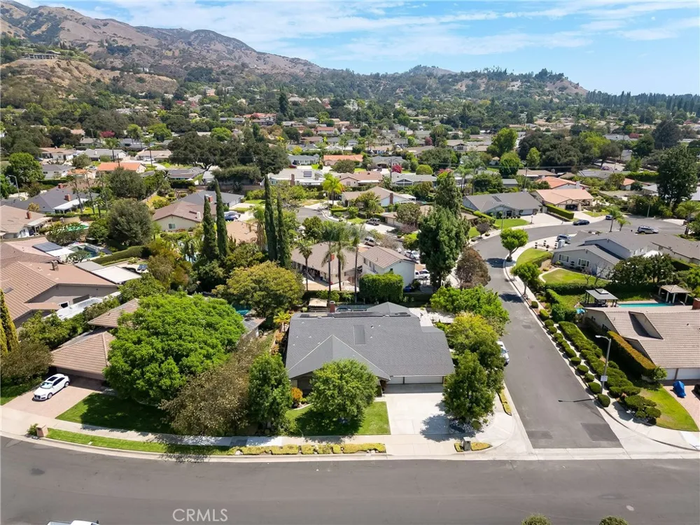 134 Whispering Oaks Glendora, CA 91741
